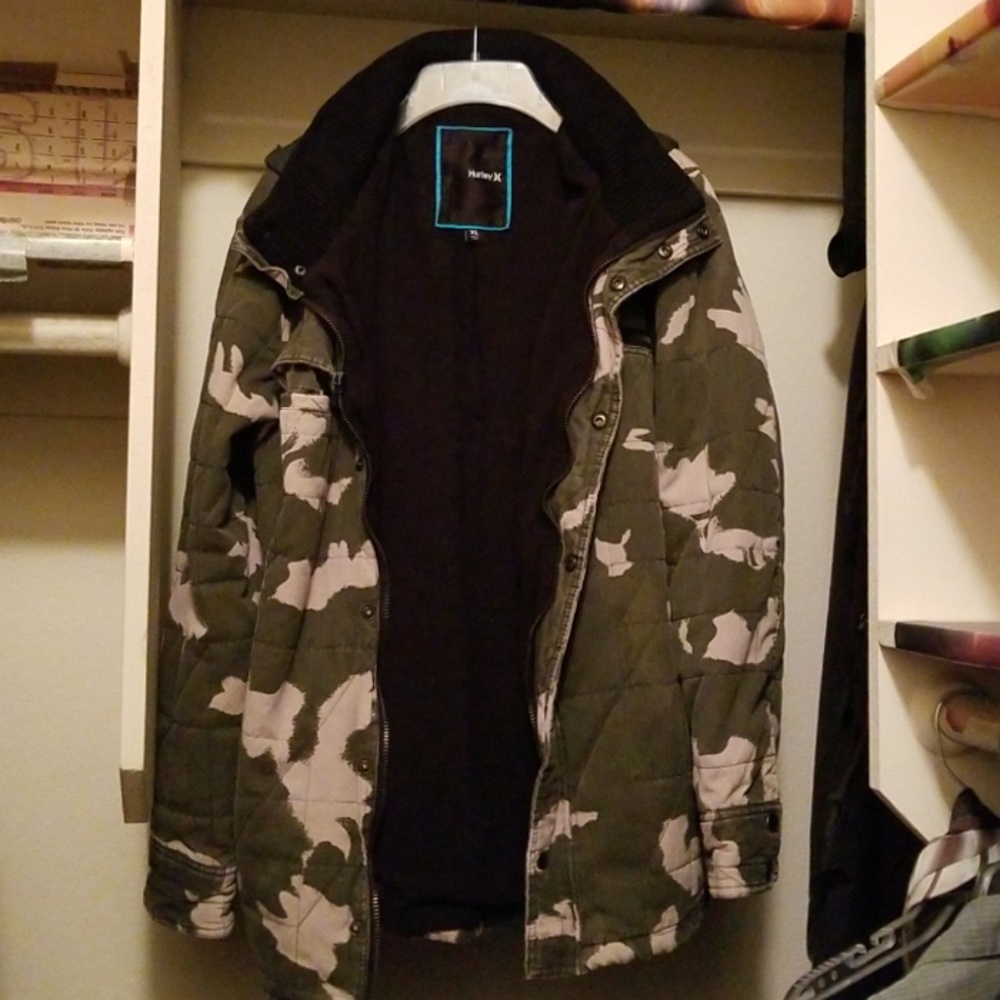 Camo Hurley ski/snowboarding jacket